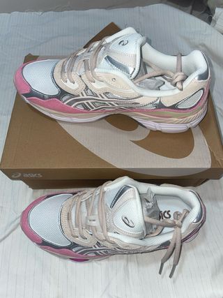 Asics Gel NYC Rosadas con detalles Grises/Naranjas