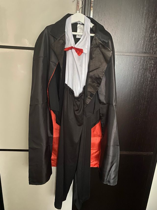 Traje de Feiticeiro Preto e Vermelho