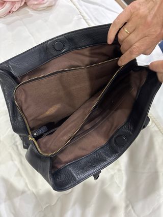Bolso de piel negro