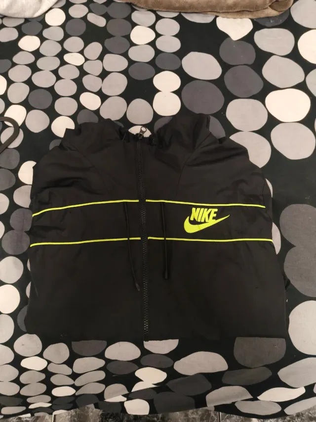 Sudadera Nike Negra y Verde