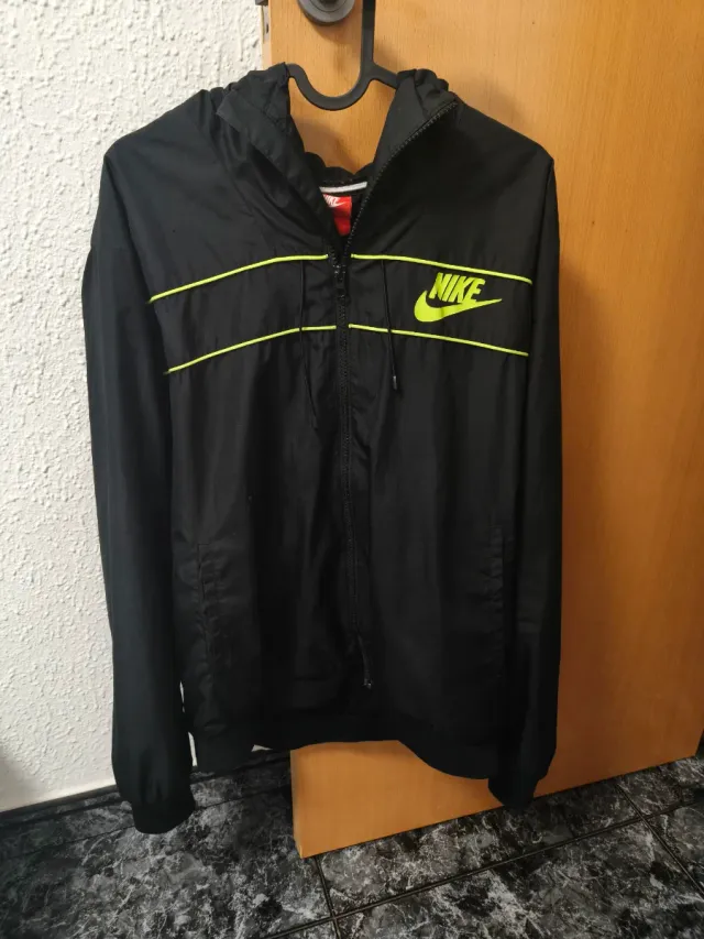 Sudadera Nike Negra y Verde