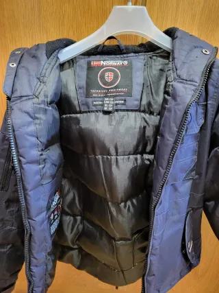 Plumífero Norway Azul con Bandera. TALLA 12
