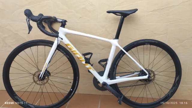 Bicicleta carbono disco con potenciómetro ultegra