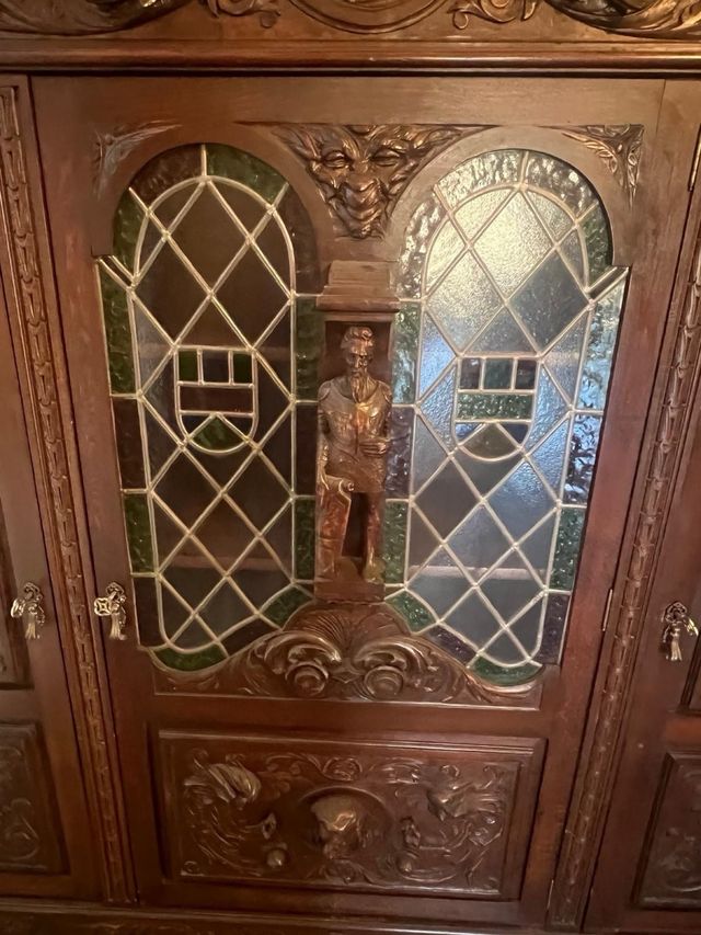 Conjunto escritorio y silla madera tallada