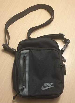 BANDOLERA NIKE NEGRA