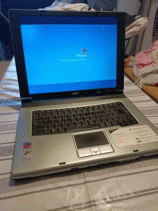 Portátil Acer Plata y Negro