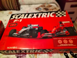 Scalextric C1 F-1 Ferrari F2004 McLaren