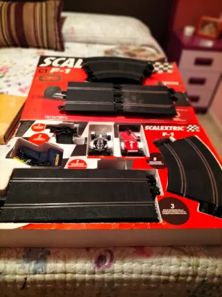 Scalextric C1 F-1 Ferrari F2004 McLaren