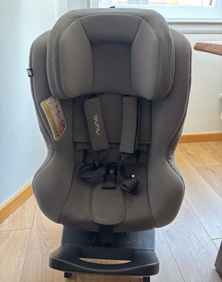 Silla coche Nuna gris