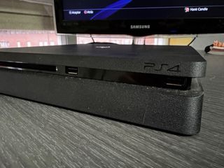 PlayStation 4 Slim 500GB + 2 Mandos + Juego