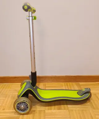 Patinete Globber plegable con luces