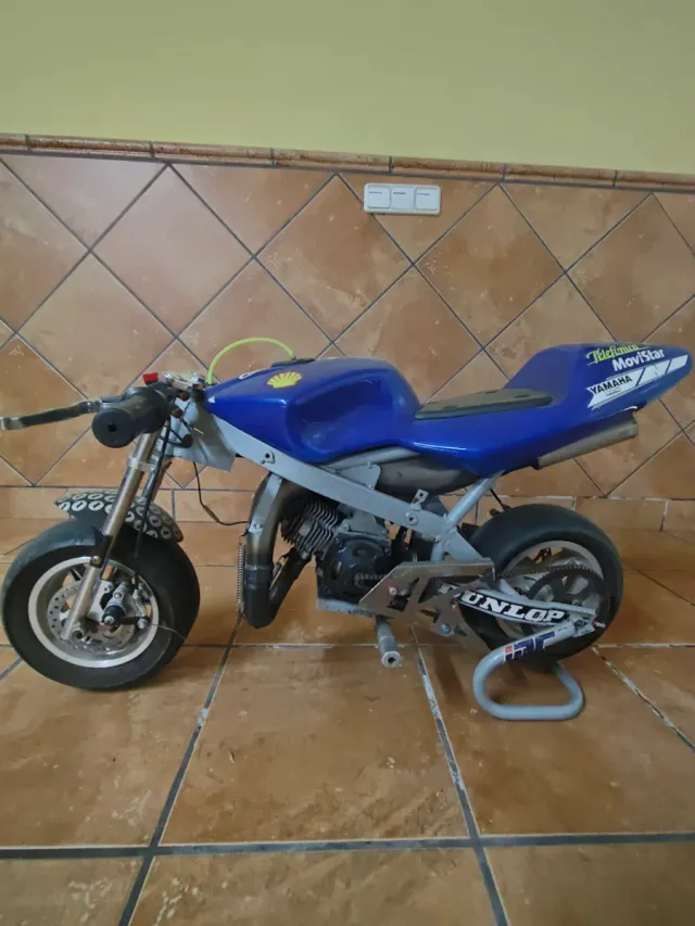 Minimoto azul Yamaha