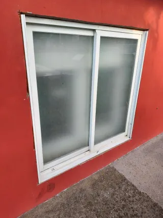 Ventana corredera aluminio 120x 120cm