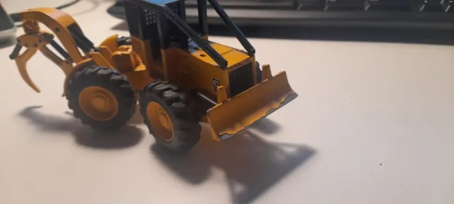 Miniatura Caterpillar 518