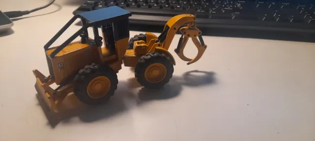Miniatura Caterpillar 518