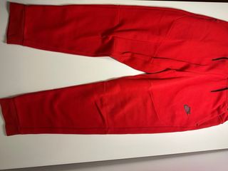 Conjunto Nike Tech Fleece Rojo
Talla 158-170cm