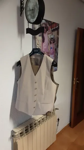Traje de hombre beige