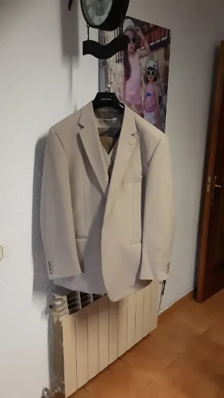 Traje de hombre beige