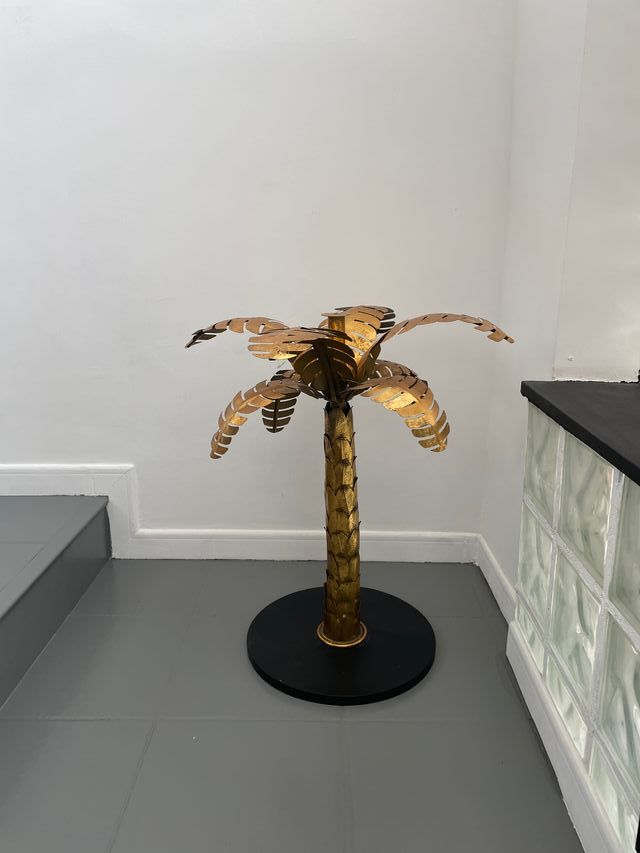 Palmera Decorativa Metálica Dorada y Negra