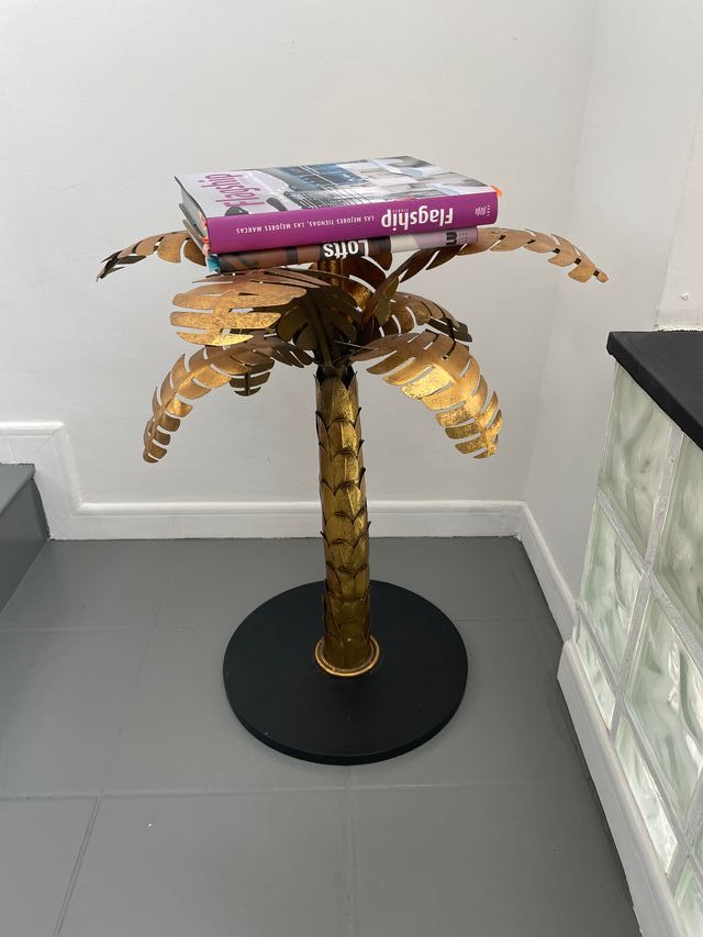 Palmera Decorativa Metálica Dorada y Negra