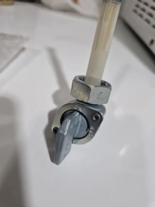 Grifo Gasolina Honda CB 750 - 16950-MA4-671