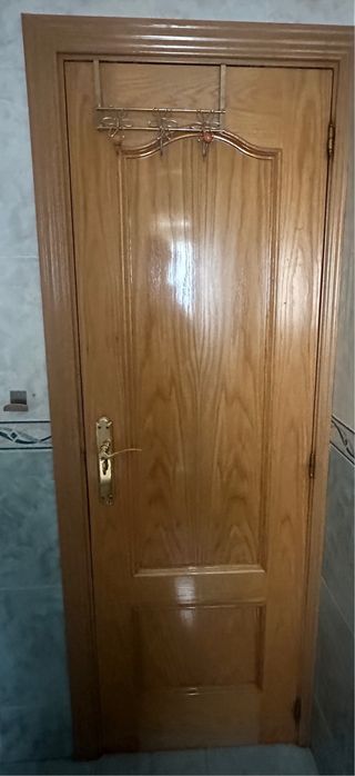 Puerta de madera interior