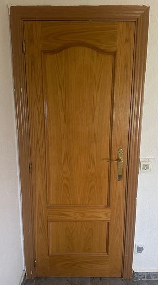 Puerta de madera interior