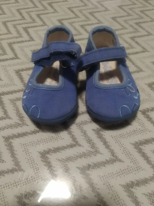 Zapatitos bebé talla 18 hechos en España