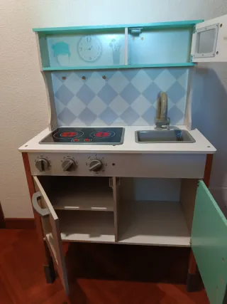 Cocina infantil de madera