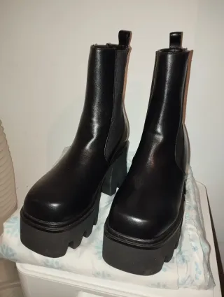 Botines de tacón negros