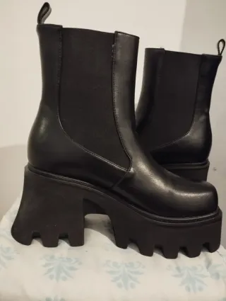 Botines de tacón negros
