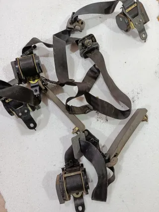 Juego Cinturones Seguridad Nissan Terrano 2