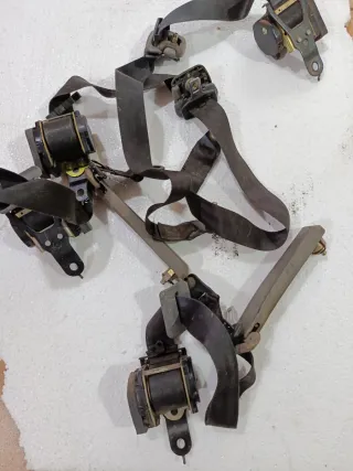 Juego Cinturones Seguridad Nissan Terrano 2