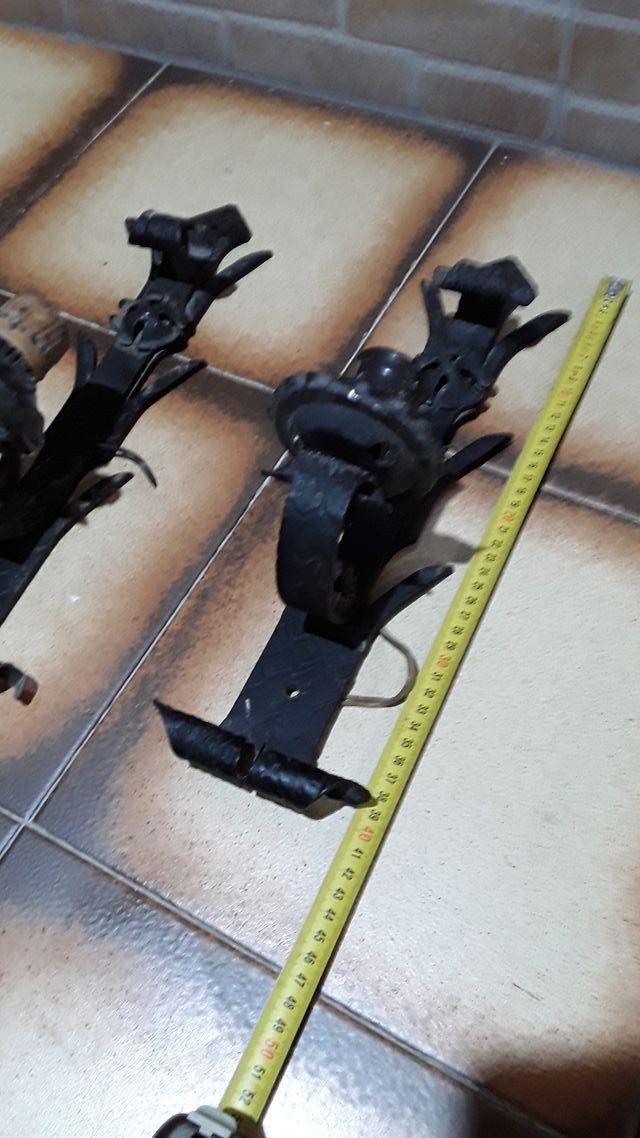 Antiguos apliques de forja