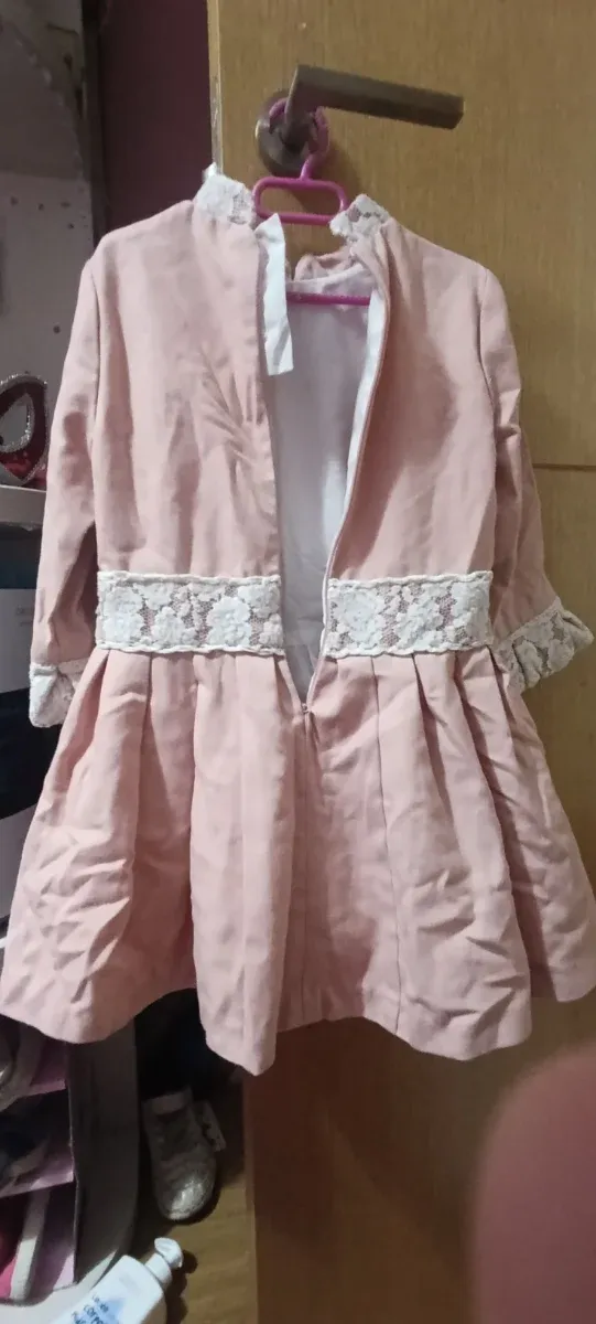 Vestido rosa con encaje