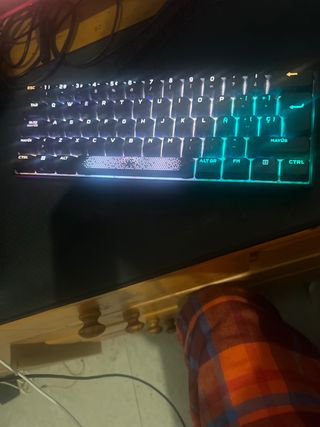 Corsair K65 Mini Teclado Mecánico RGB