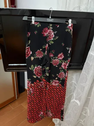 Guess Pantalone elegante a Palazzo Floreale