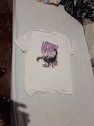 Camiseta Blanca Talla L con Diseño