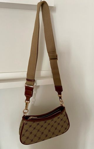 Bolso de hombro con monograma