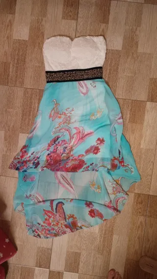 Vestido de fiesta strapless con estampado floral