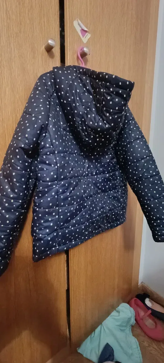Abrigo niña Primark puntos blancos
