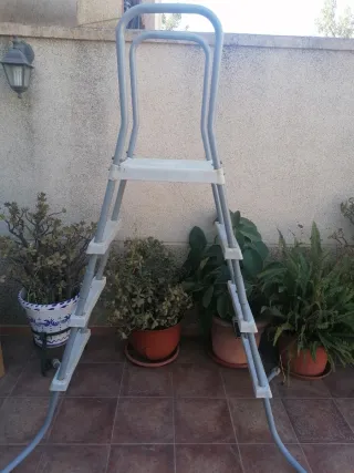 Escalera Piscina Desmontable Gris/Blanca