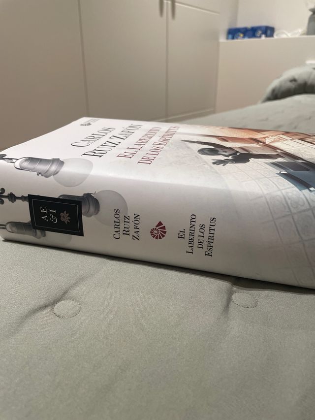 El Laberinto de los Espíritus (Spanish Edition)