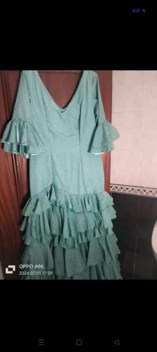 Traje de gitana verde con lunares