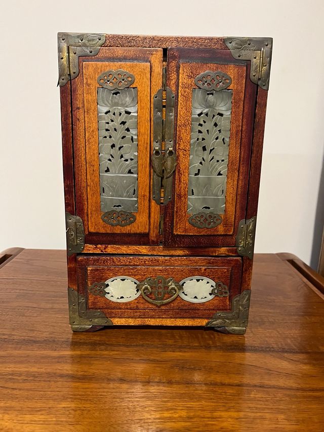 Antiguo joyero chino madera y jade