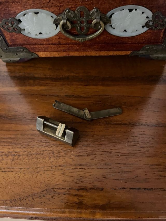 Antiguo joyero chino madera y jade