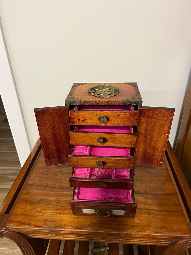 Antiguo joyero chino madera y jade