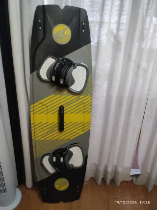 Tabla Kitesurf Cabrinha ACE Carbon 141x43.