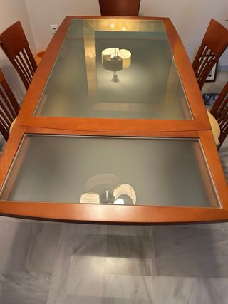 Mesa de comedor con 4 sillas