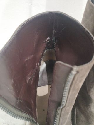 Botines grises con cremallera